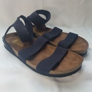 EUC White Mountain Harlequin Black Strappy Sandal Size 8